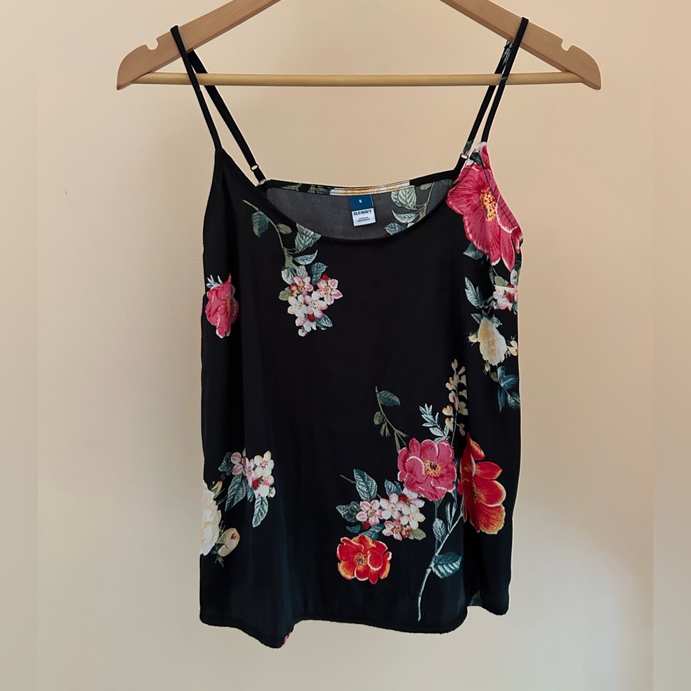 Black Floral Cami Tank | Old Navy | Women Small | NWT | Adjustable Straps - Picture 7 of 7